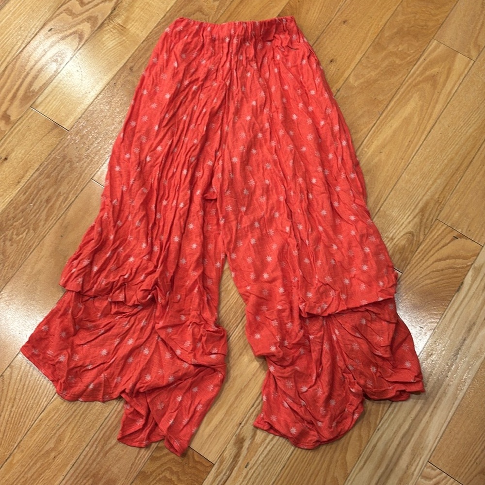 Free People coral wide leg pull on pants with ruffled hem detailing - Picture 2 of 8